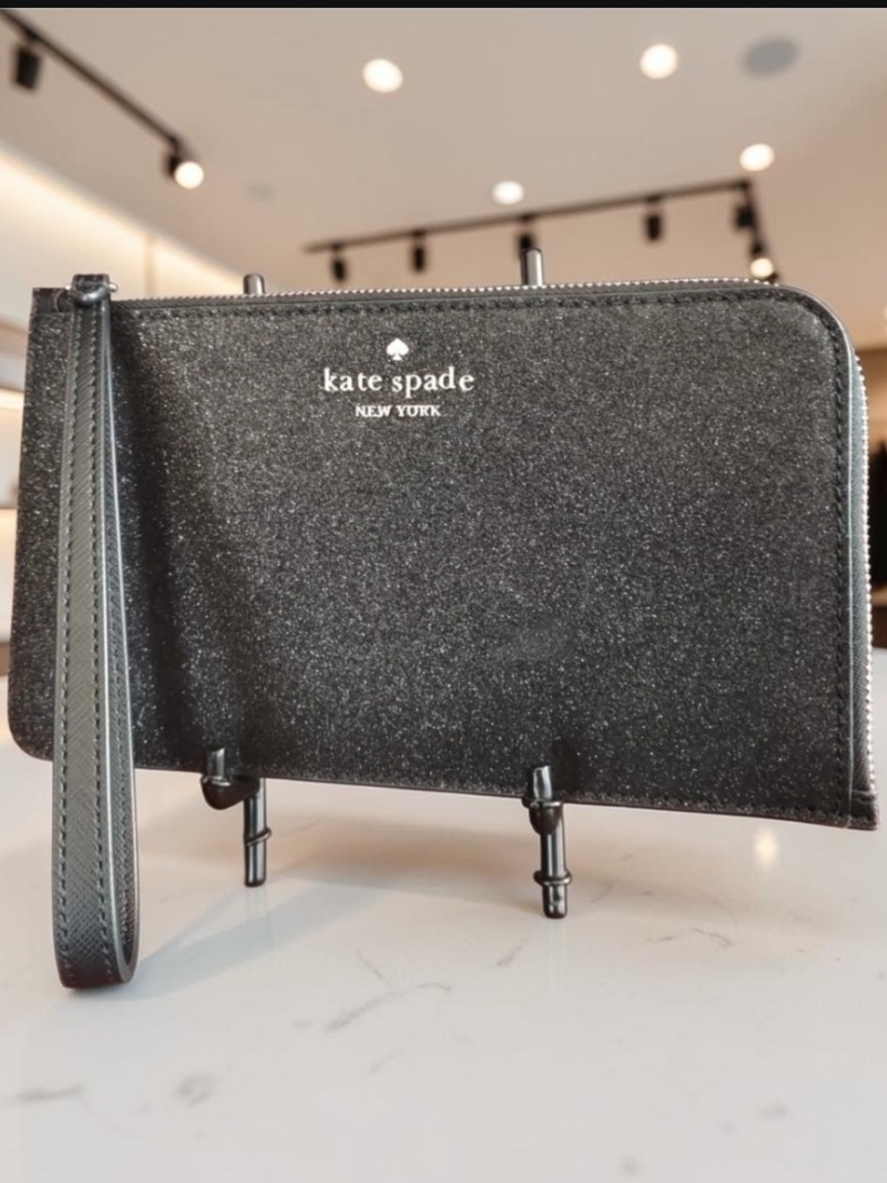 Kate Spade Lucy Medium L- Zip Wristlet NWOT